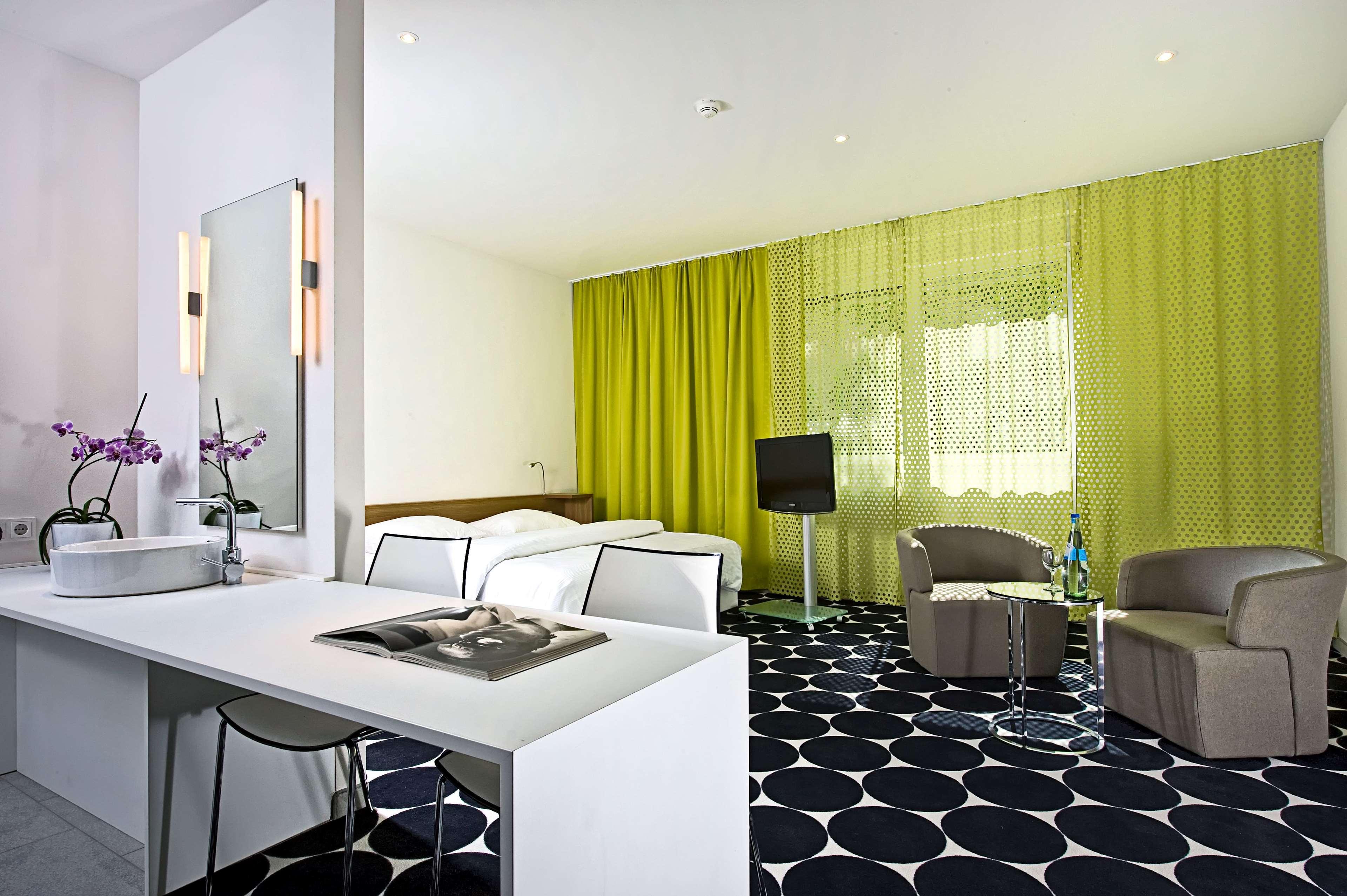 Tryp By Wyndham Frankfurt Hotel Frankfurt am Main Exterior photo