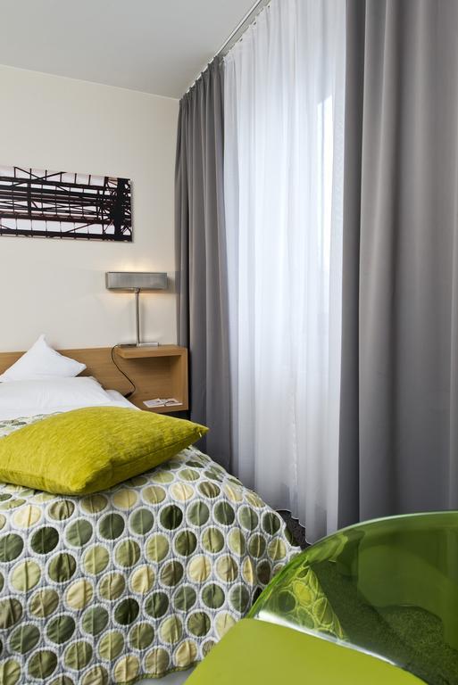 Tryp By Wyndham Frankfurt Hotel Frankfurt am Main Room photo