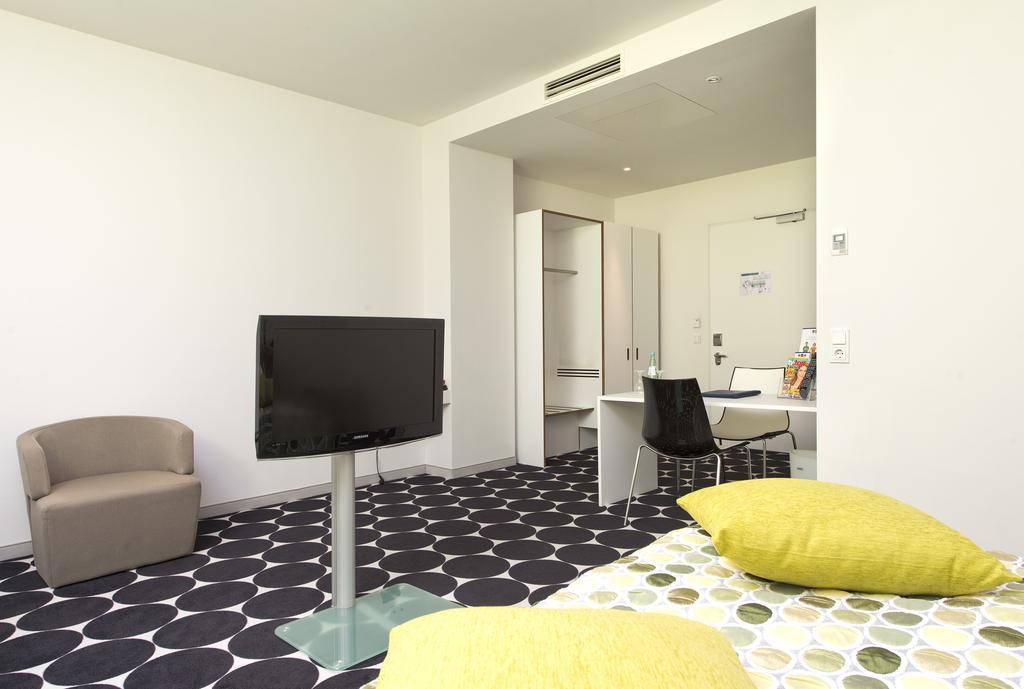 Tryp By Wyndham Frankfurt Hotel Frankfurt am Main Room photo